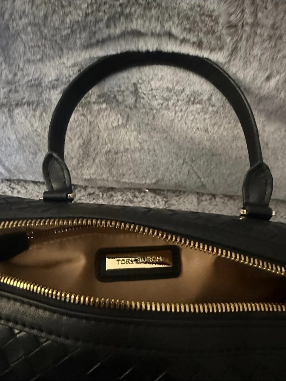 Tory Burch Black Woven Leather Messenger Bag with Gold Hardware - Picture 5 of 6